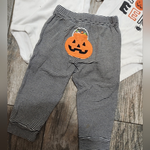 3pc Halloween Set 18M Gender Neutral,  great cond. - Picture 6 of 7